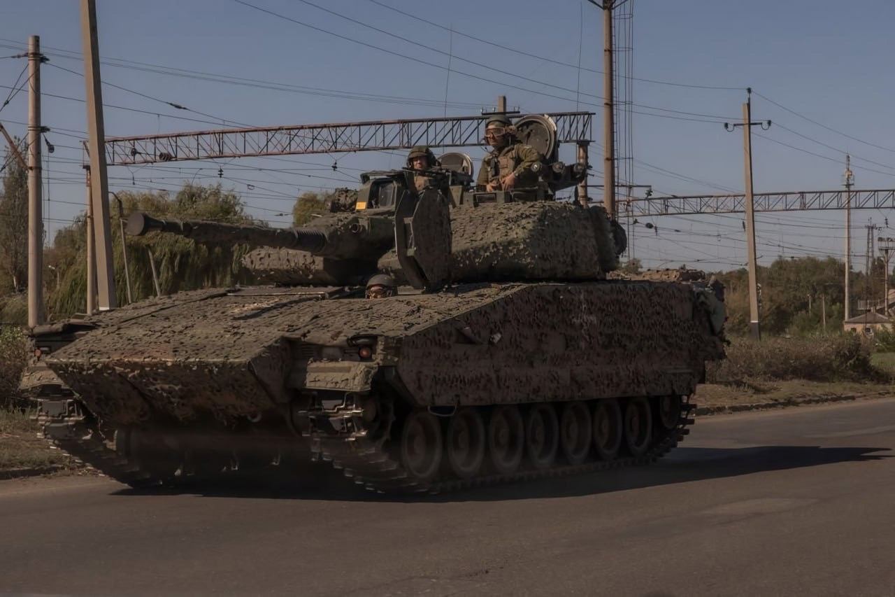 Latt stridsfordon 120 оборудование. БМП CV-9040. БМП cv9040 c. Шведская БМП cv90. БМП Стридсфордон 90 cv90