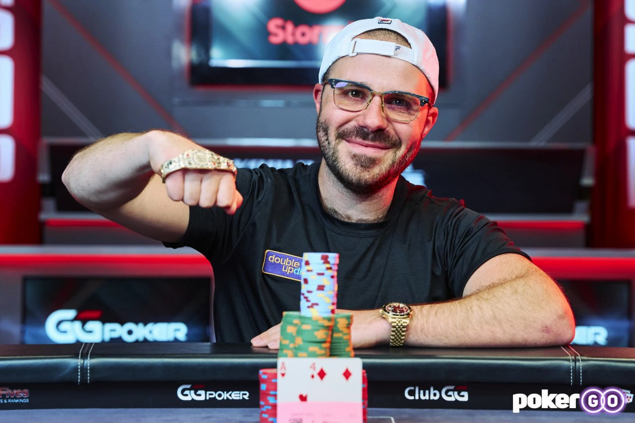 Дэн через. Дэн Уарри-Смит. Дэн Смит Покер. WSOP Bracelet.