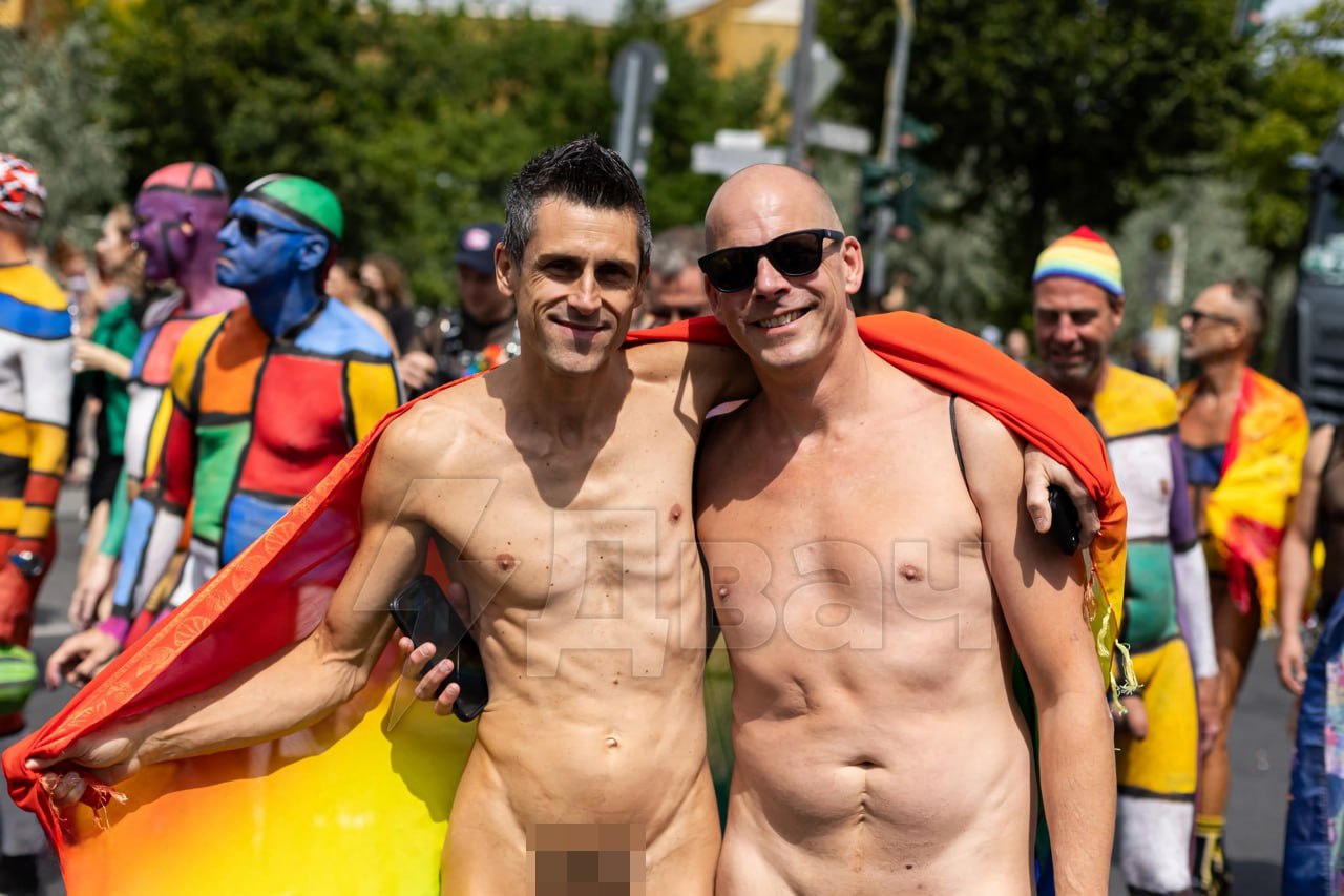 когда прошел гей парад на украине фото 11