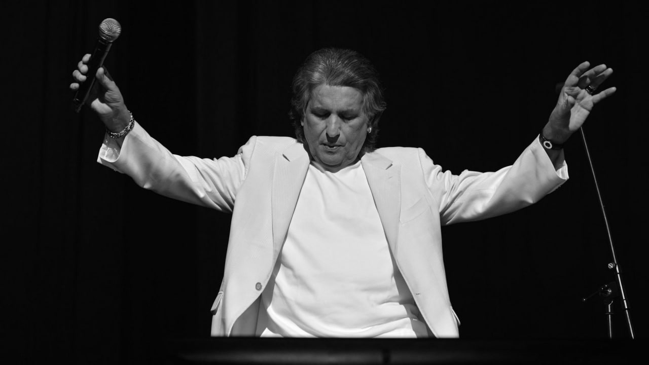 Концерт тото кутуньо. Тото кутуньо выступление. Тото кутуньо выступление. Тото кутуньо. Нико кутуньо.