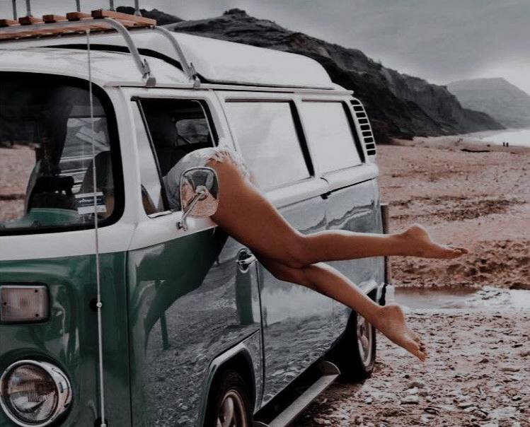 VW Bus девушка