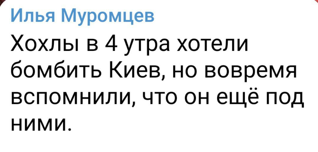 Зрелая тетка колдует над хуем, поливая его горячим воском