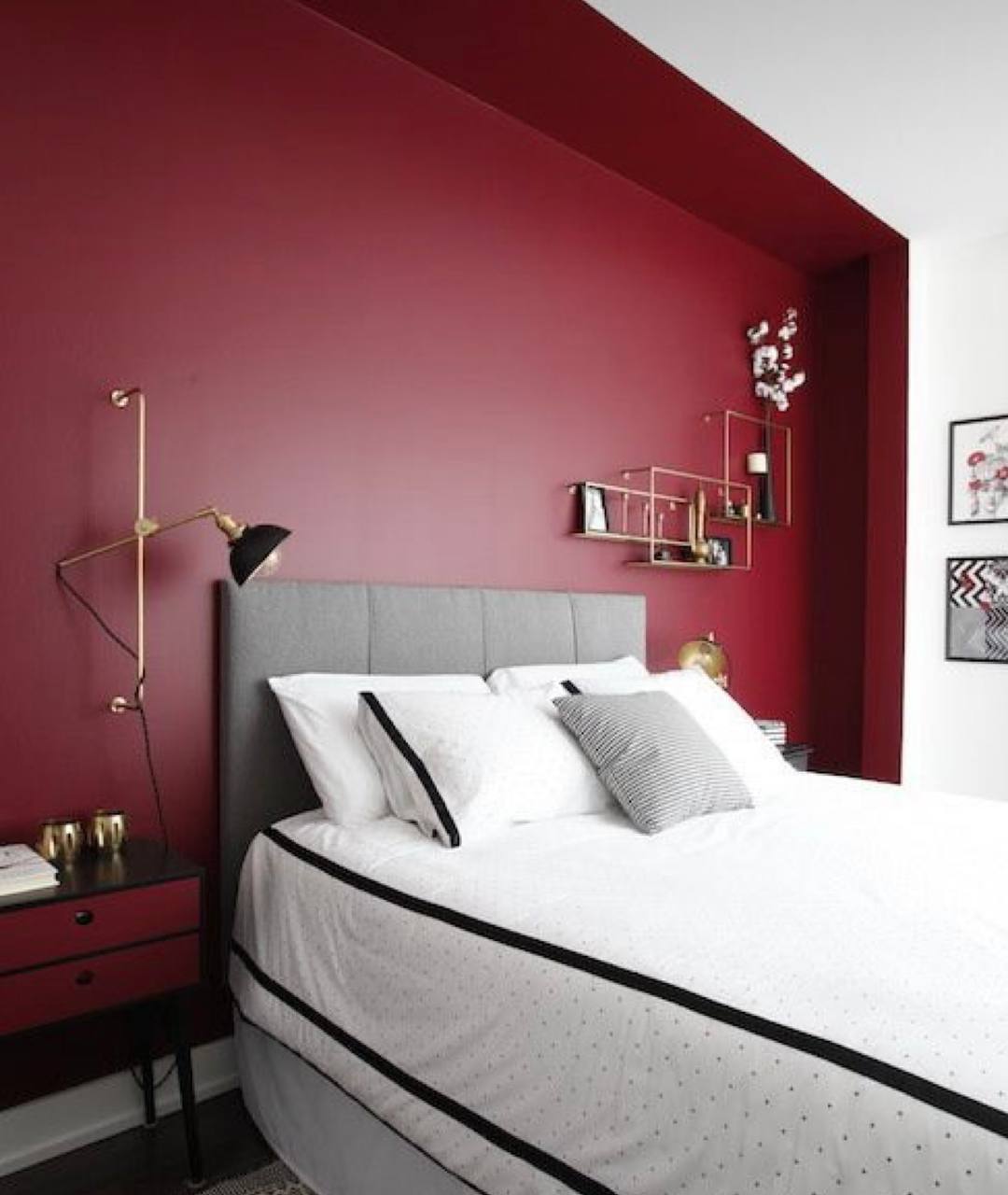 спальня в бордовом цвете дизайн