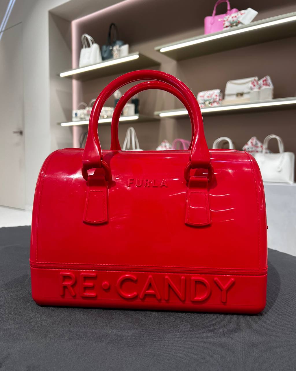 Furla candy. Furla Candy Bag. Furla Candy Bag с кожей. Furla модели. Фурла модели только для аутлета 2024.